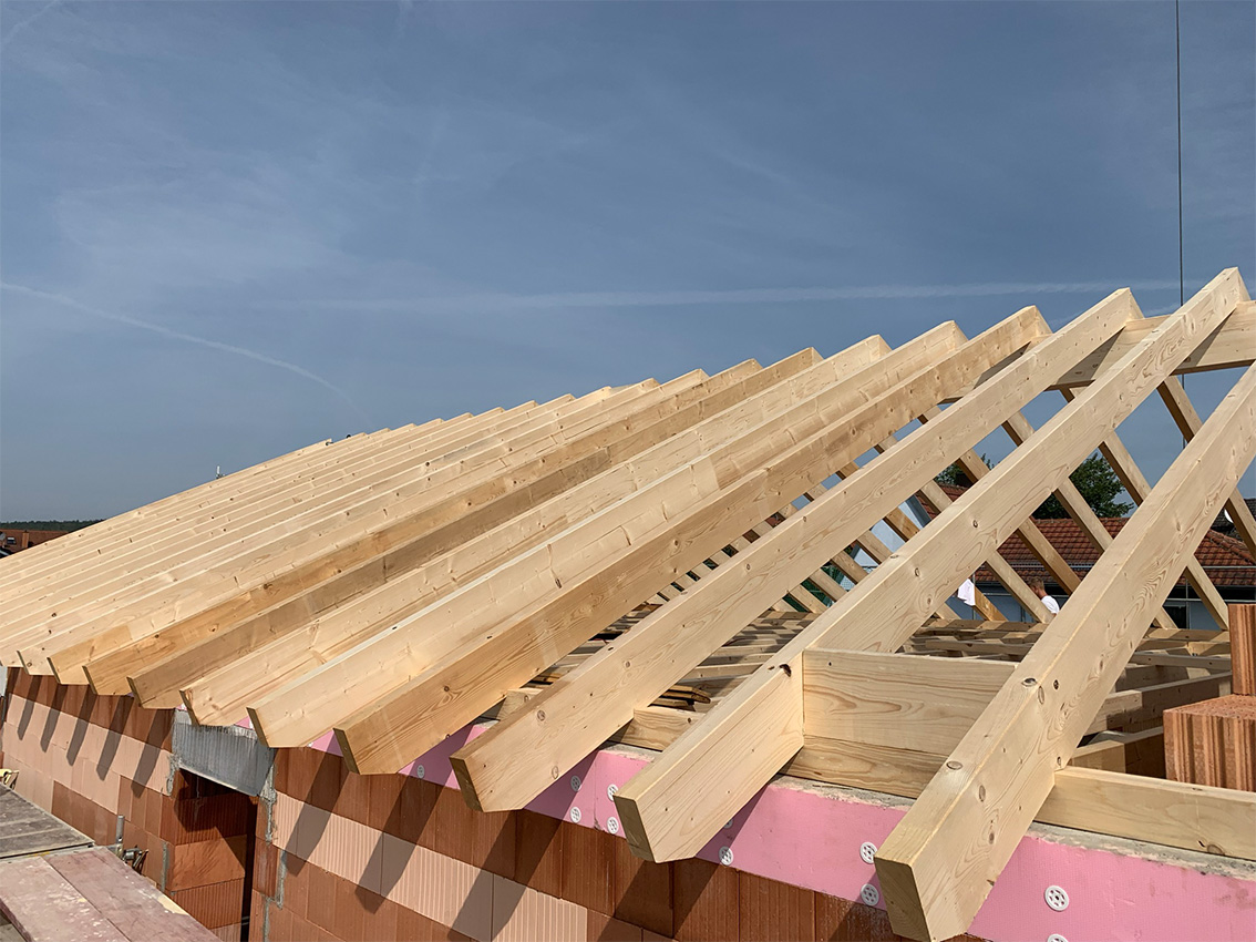 Dachstuhlträume aus Holz – Stabilität und Stil vereint